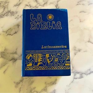 Vintage Catholic bible w/ illustrations & photographs( spanish version)